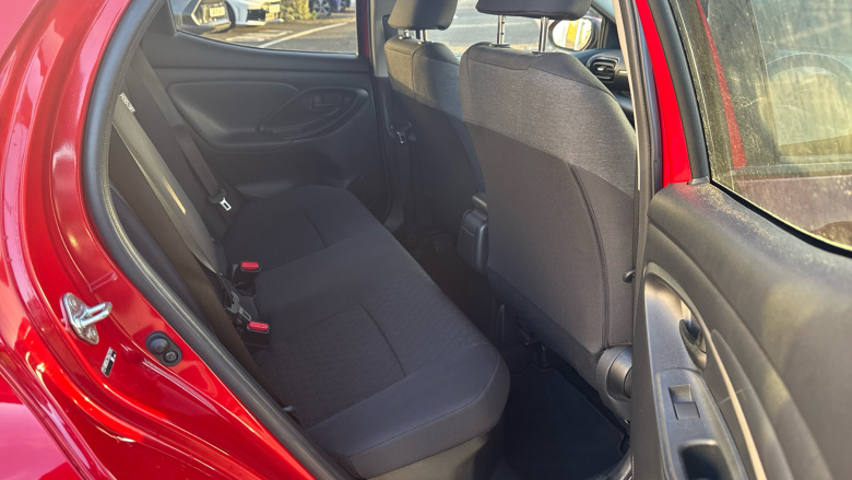 Toyota Yaris 1.5 Hybrid Design 5dr CVT Hybrid Hatchback